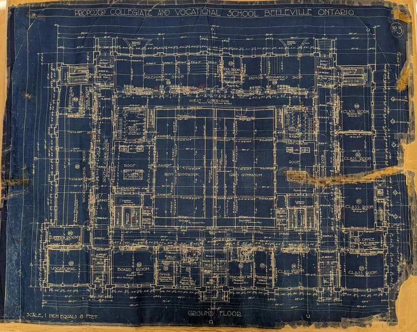 Nur ein vergilbter Bauplan vorhanden? Alte Grundrisse digitalisieren und neu zeichnen lassen