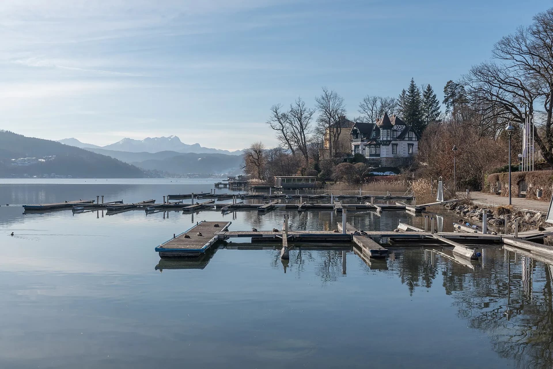 Haus am Wasser verkaufen: Seegrundstück und Wasserlage wirkungsvoll in Szene setzen