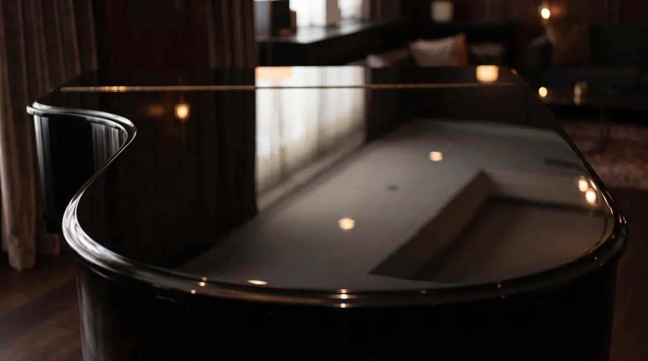 High-Gloss Surfaces – Grand Pianos, Lacquered Furniture, and the 3D-Scanning Challenge