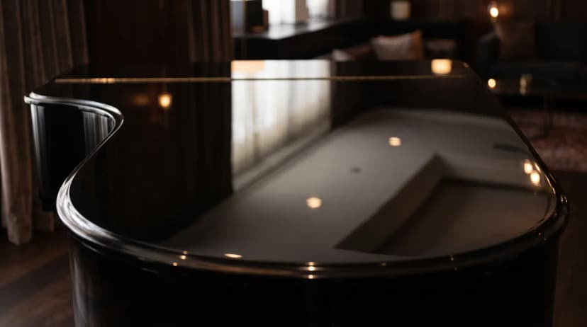 High-Gloss Surfaces – Grand Pianos, Lacquered Furniture, and the 3D-Scanning Challenge